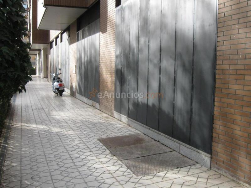 Local Comercial en venta en Calle Santiago de Compostela, Fuencarral, Madrid