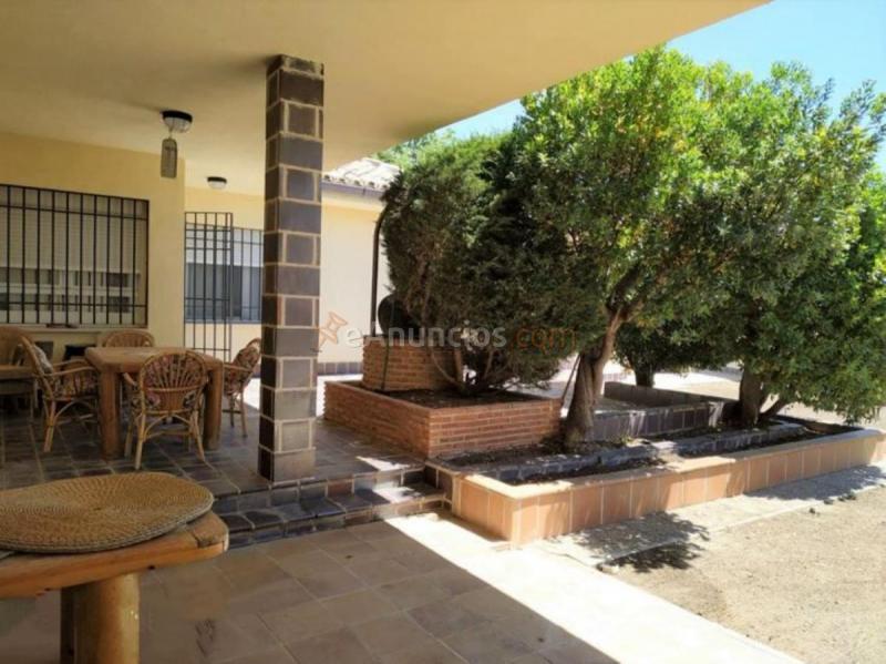 Adosado en venta en  Alameda de la Sagra