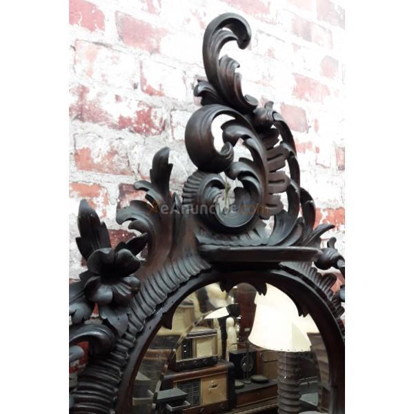 Marco de espejo tallado de madera de nogal, estilo Luis XV, siglo XIX