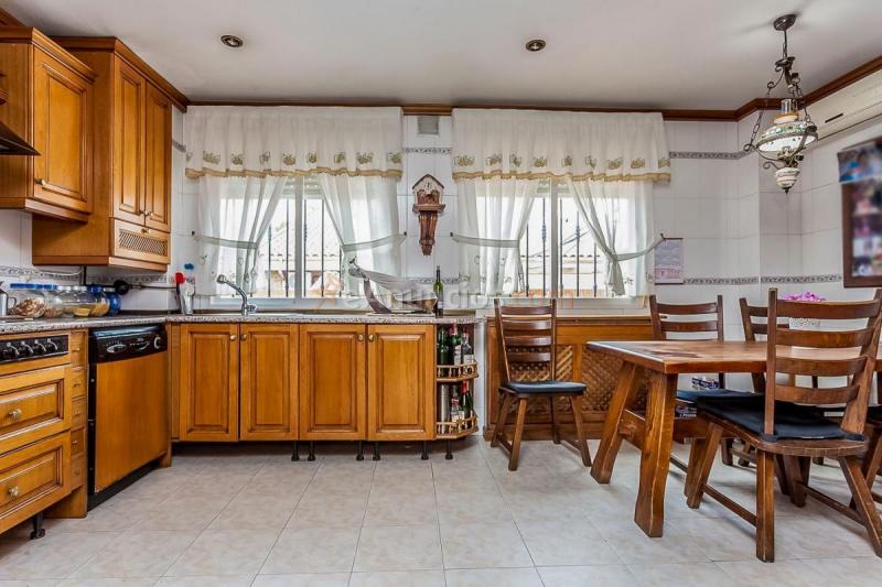 Adosado en venta en  Velilla de San Antonio