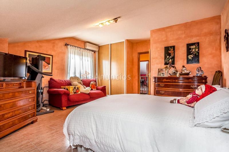 Adosado en venta en  Velilla de San Antonio