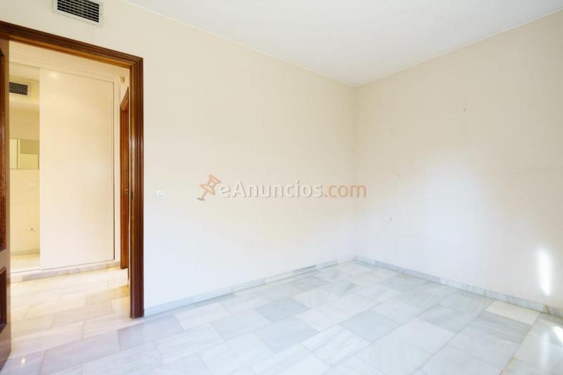 Adosado en venta en  Gines