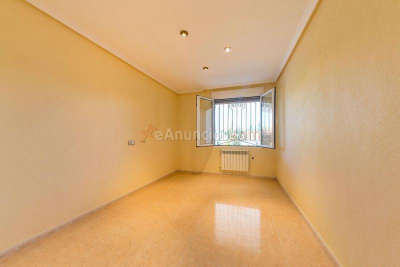 Adosado en venta en  San Crispín - Huerta Nueva - Estación, Elda