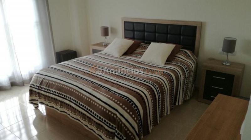 Alquilo dormitorio amplio con baño en Sabinillas