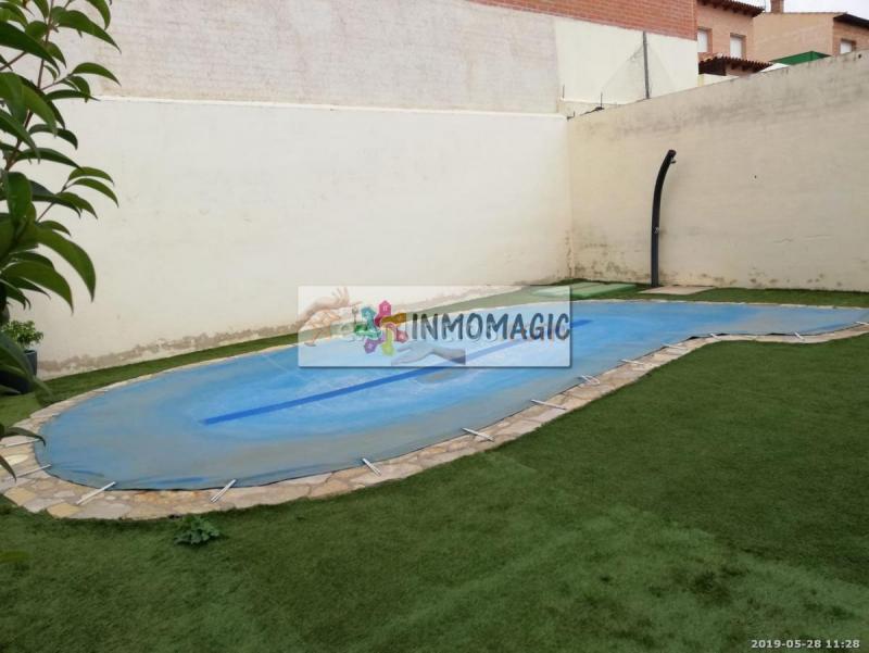 Casa en venta en  Novés