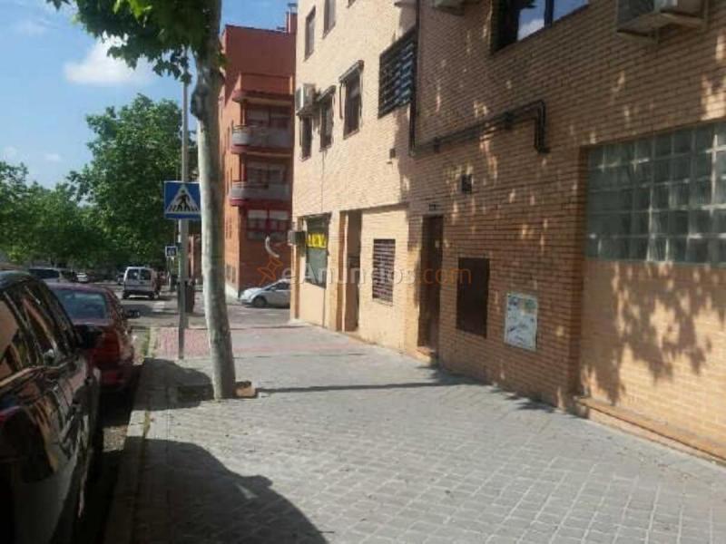 Local Comercial en venta en Calle Avena, Usera, Madrid