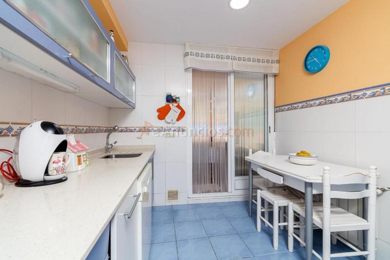 Adosado en venta en  Bembrive, Vigo