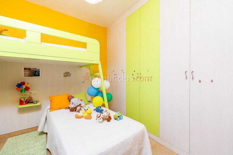 Adosado en venta en  Bembrive, Vigo