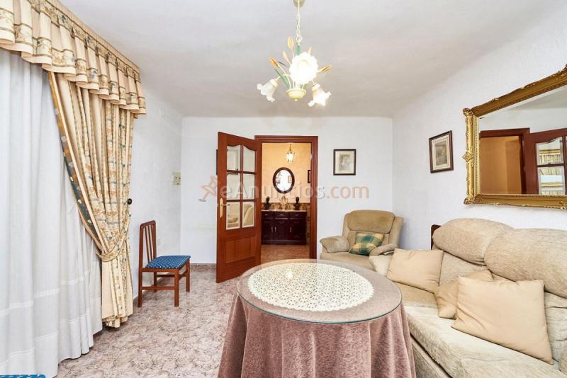 Adosado en venta en  Iznalloz