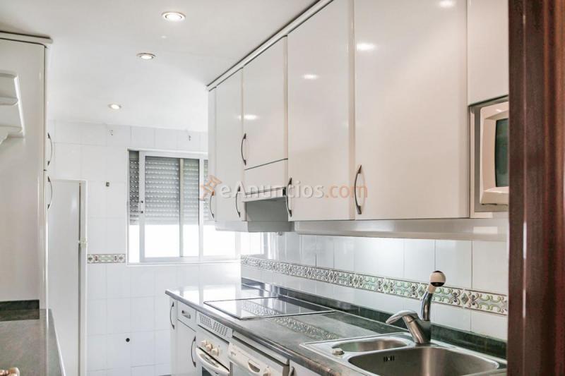 Apartamento en venta en  Ciudad Lineal, Madrid