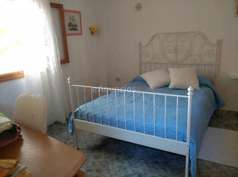 Vendo casa en arrecife de dos pisos.