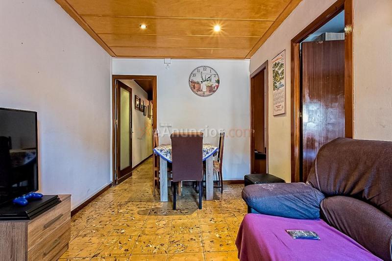 Apartamento en venta en  Nou Barris, Barcelona