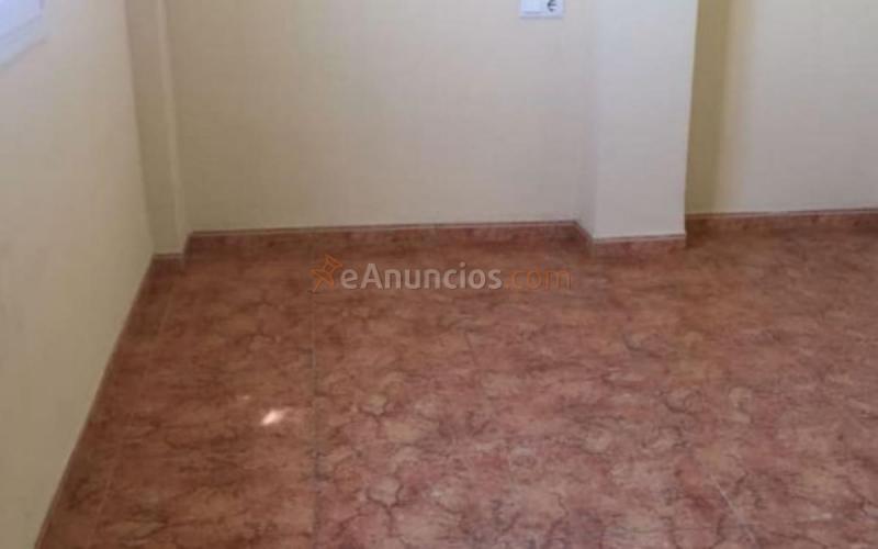 Casa en venta en  Manuel Altolaguirre, Fuente de Piedra