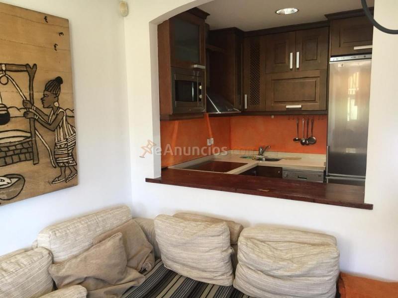 Casa en venta en  Benajarafe