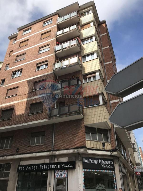 Apartamento en venta en Avenida Cristo de las Cadenas, Buenavista-Ería-Montecerrao, Oviedo