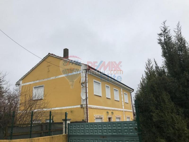 Casa Rural en venta en  Pruvia, Llanera