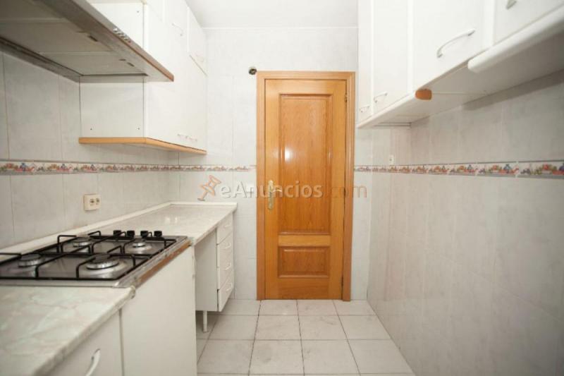 Apartamento en venta en  ALMENDRALEJO, Carabanchel, Madrid