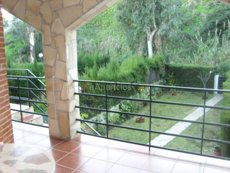 Casa en venta en  Benajarafe
