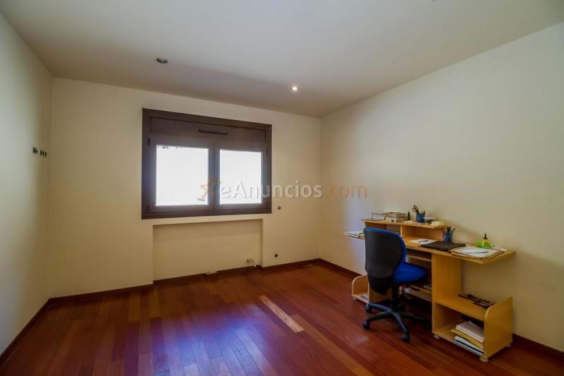 Adosado en venta en  Vallgorguina