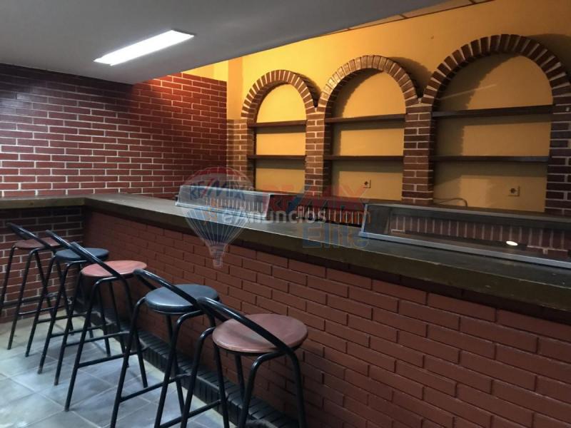 Local Comercial en alquiler en  Rey Favila, Cangas de Onís