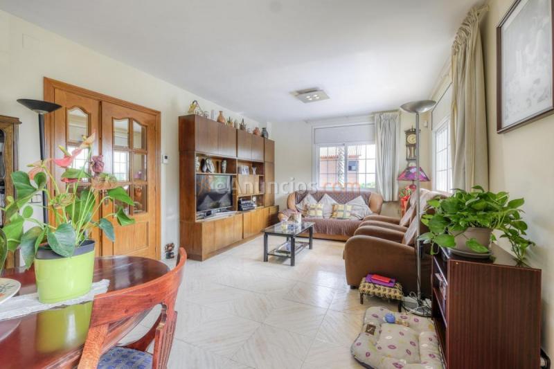 Adosado en venta en  Palau-Solit i Plegamans