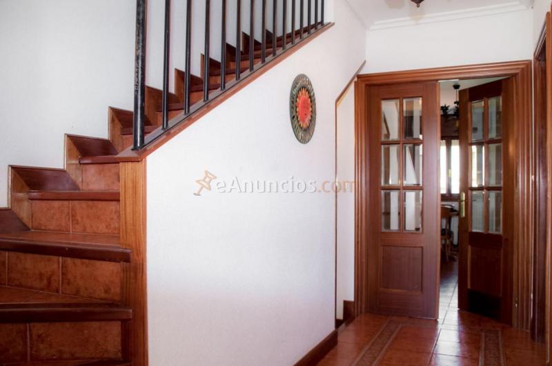 Adosado en venta en  Anguciana