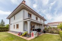 Adosado en venta en  Medina de Pomar