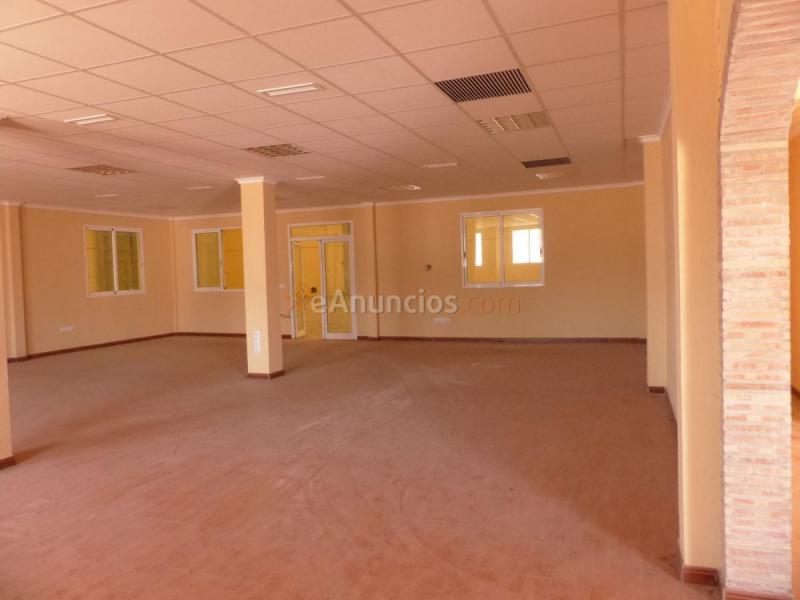 Edificio en venta en  Benisano