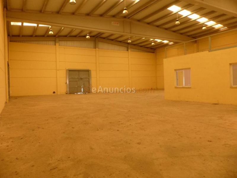 Edificio en venta en  Benisano