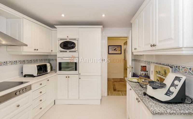 Apartamento en venta en  Elviria-Cabopino, Marbella