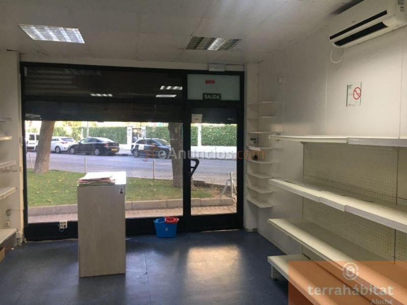 Local Comercial en alquiler en  Latina, Madrid