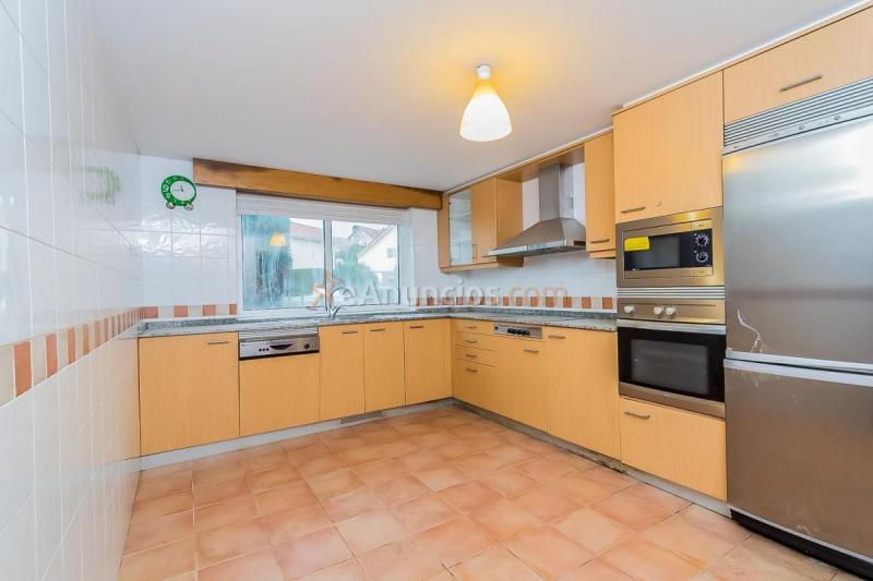 Adosado en venta en  Oleiros, Oleiros