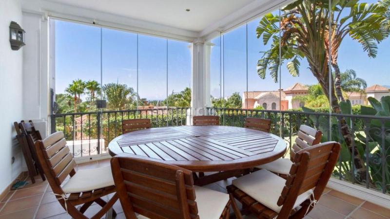 Adosado en venta en  Las Chapas-El Rosario, Marbella