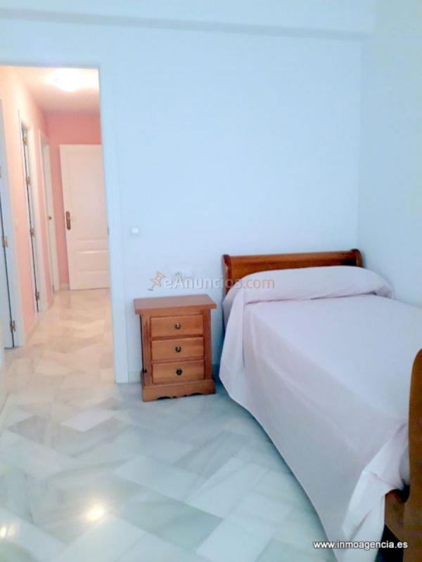 Apartamento en alquiler en Calle Pérez Hervás, Sevilla, Santa Justa - Miraflores - Cruz Roja, Sevilla