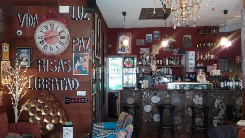 Se traspasa urgente bar cafeteria