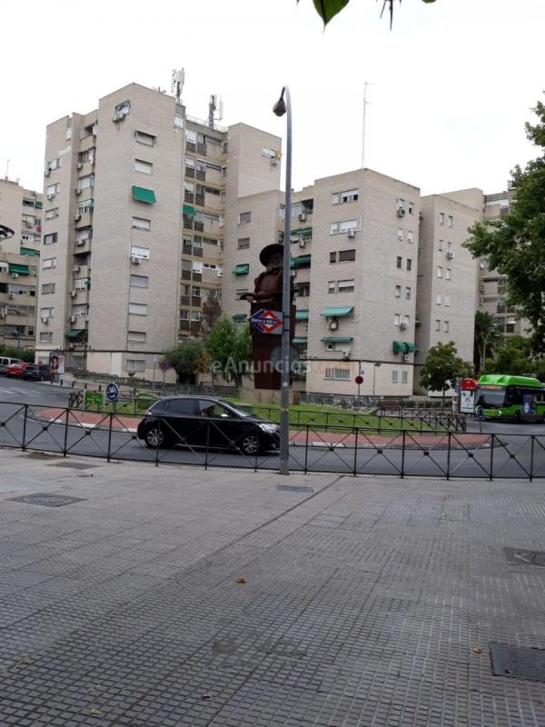 Local Comercial en venta en  Zarzaquemada, Leganés