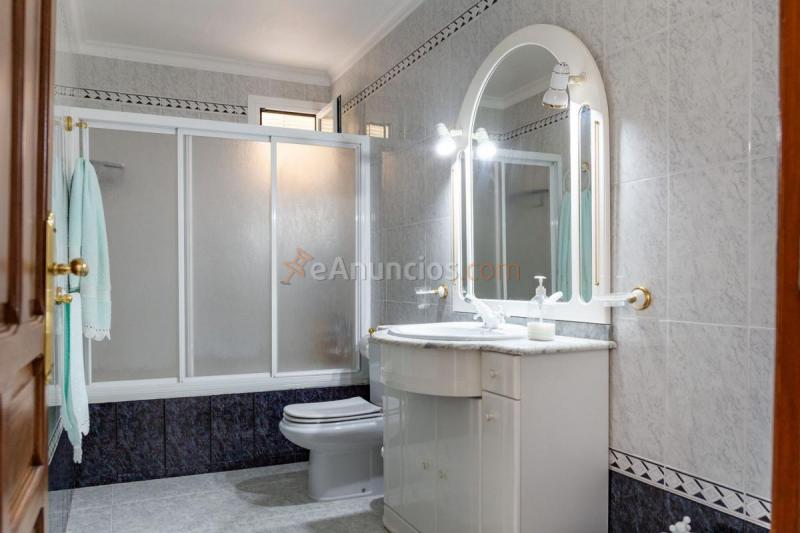 Adosado en venta en Calle José María Carretero, Montilla