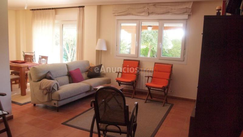 Adosado en venta en  Conde de Fuentes, Fuentes de Valdepero