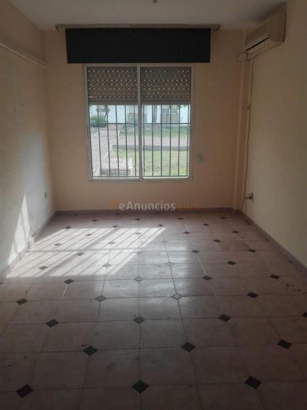 Casa en venta en Calle Francisco Cabrera Pavón, Gines