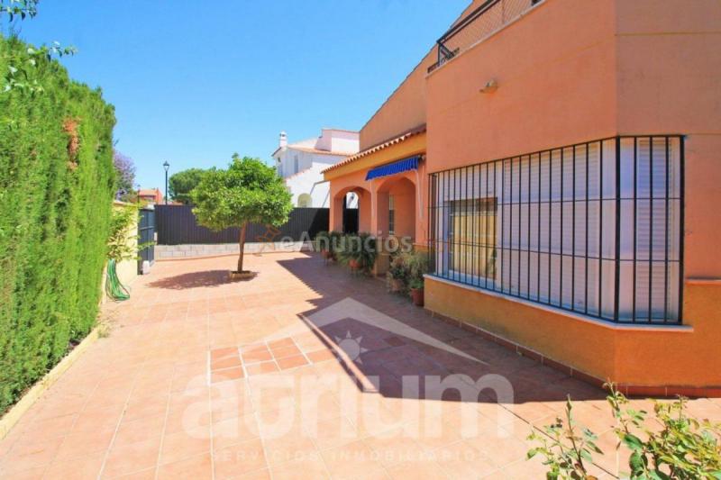 Adosado en venta en  Urbanización Flor del Loreto, Loreto, Espartinas