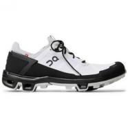 On Cloudventure Peak Man white black