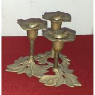 Candelabro modernista de bronce