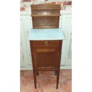 Mesita de noche primer cuarto siglo xx