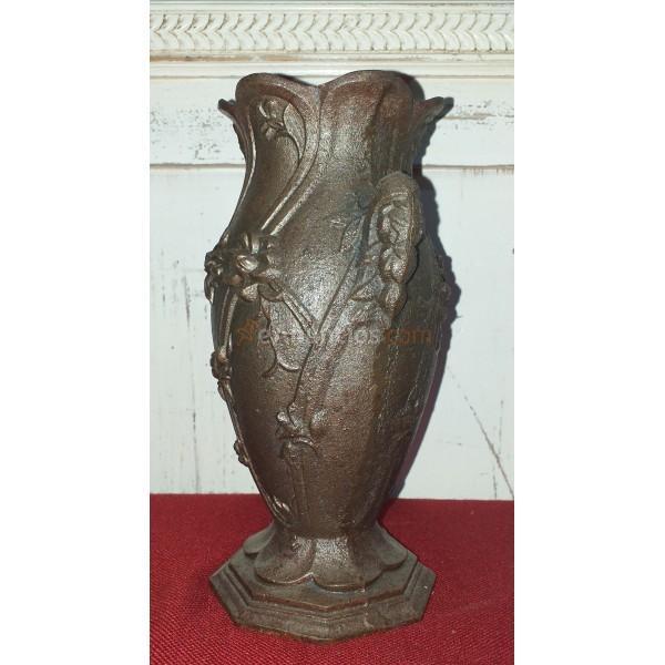 Jarrón modernista de hierro siglo xix