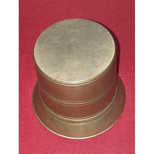 Antiguo mortero de bronce 