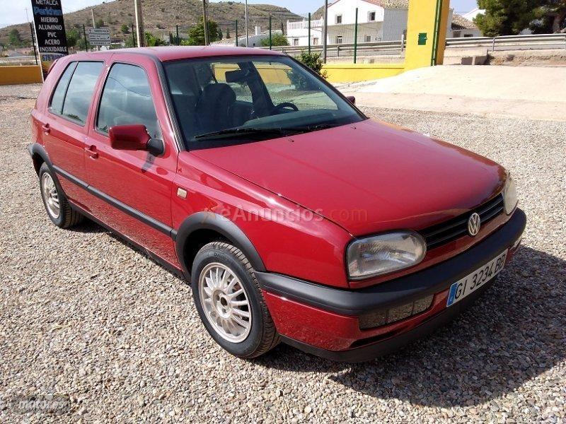 Volkswagen Golf 1.9 DIESEL de 1996 con 260.000 Km por 3.200 EUR. en Murcia