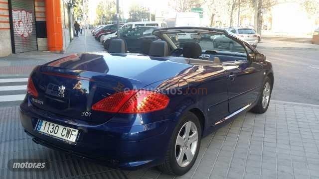Peugeot 307 1.6 de 2004 con 216.000 Km por 2.999 EUR. en Madrid