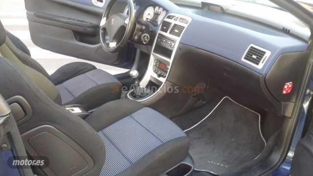 Peugeot 307 1.6 de 2004 con 216.000 Km por 2.999 EUR. en Madrid