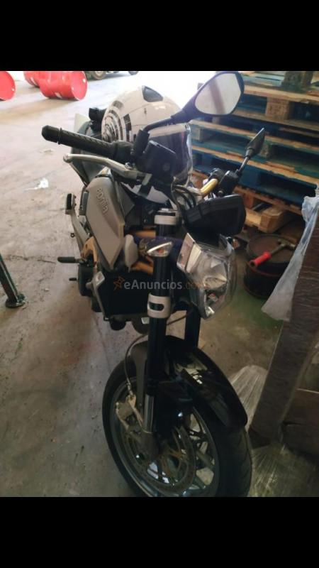 Se vende moto Aprilia por no poder conducir