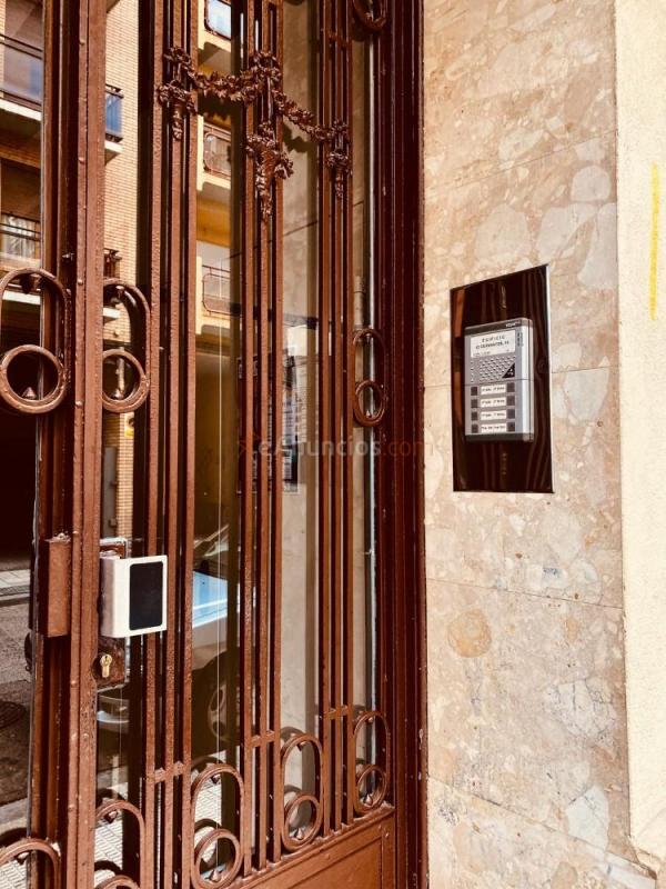 Local en venta, fue antigua vivienda de porteria.